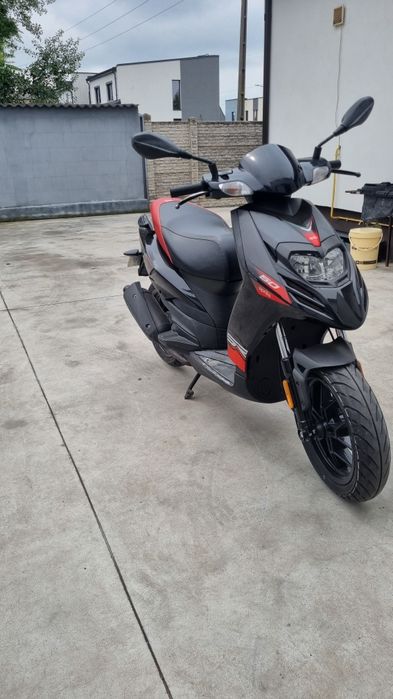 Aprilia sr 50 motard