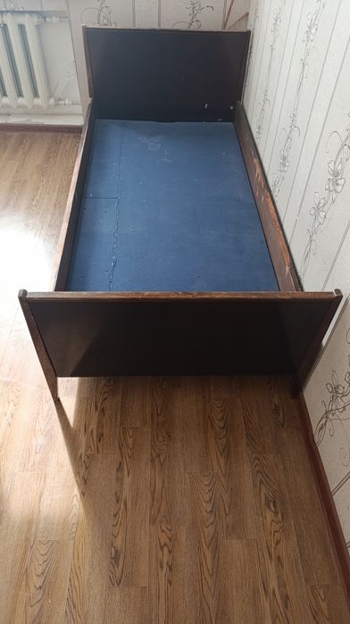 Продается кровать 90х190