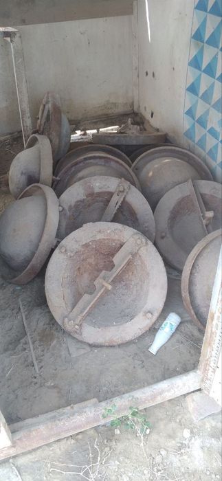 Meshalka va shlakablok chiqaruvchi aparat sotiladi