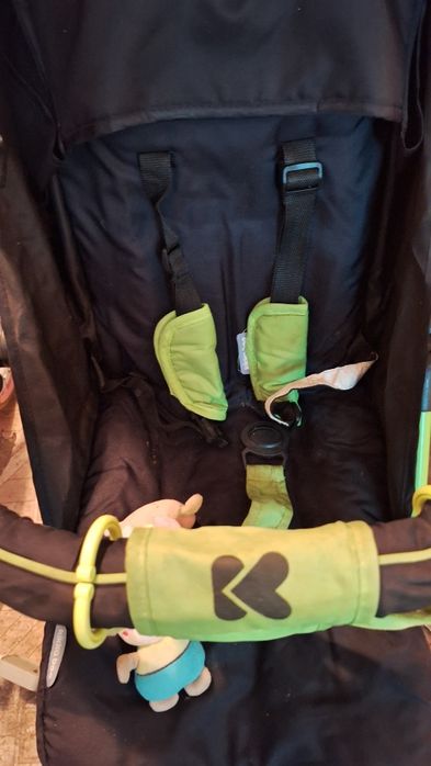 Бебешка количка зелено