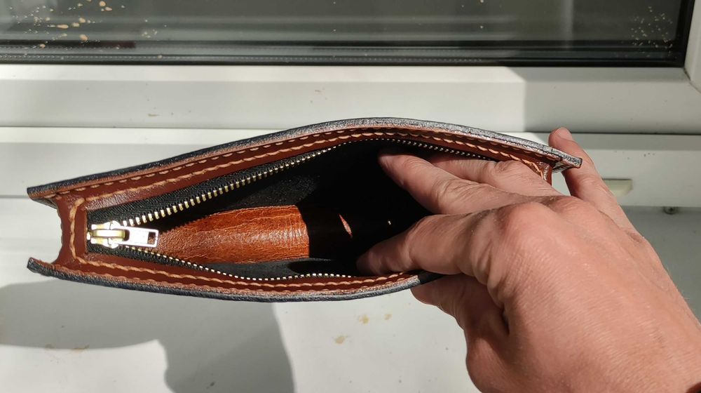 Сумка-клатч из натуральной кожи