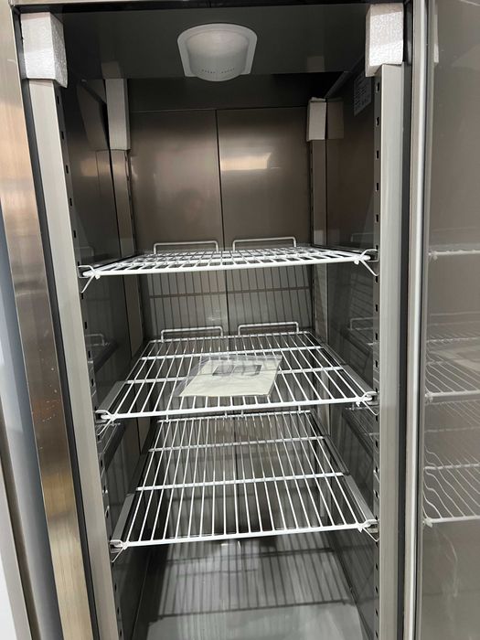 Професионален Хладилен шкаф/Нови. Немски