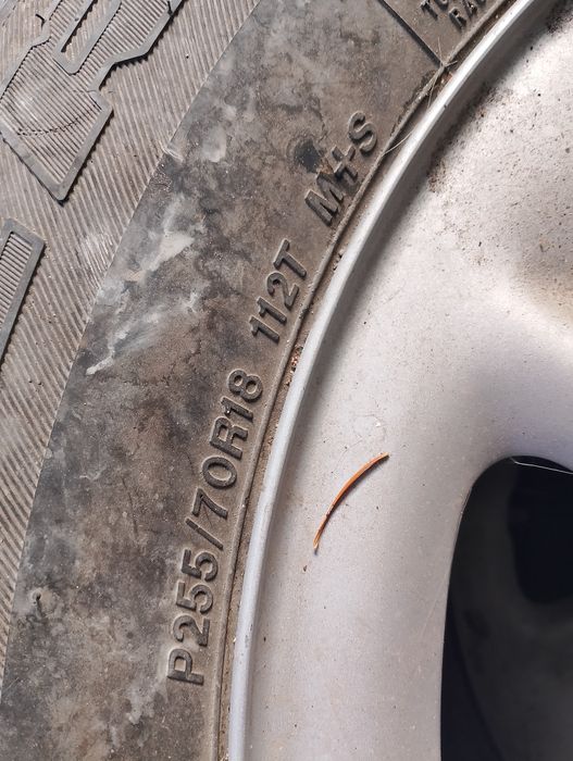 Продам колеса 255/70r18