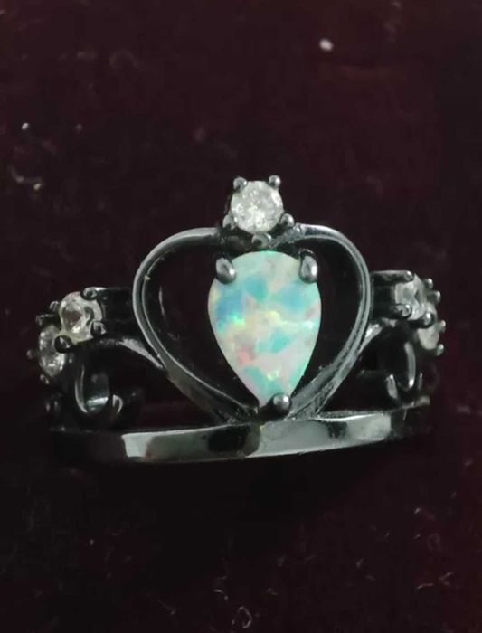 Inel in forma de coroniță