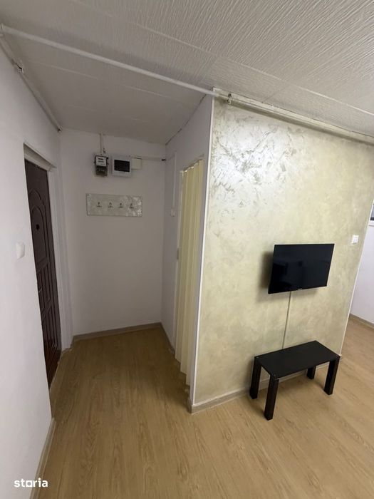Garsoniera piata Reșita totul nou