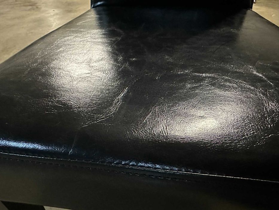 Кожен Стол - черен