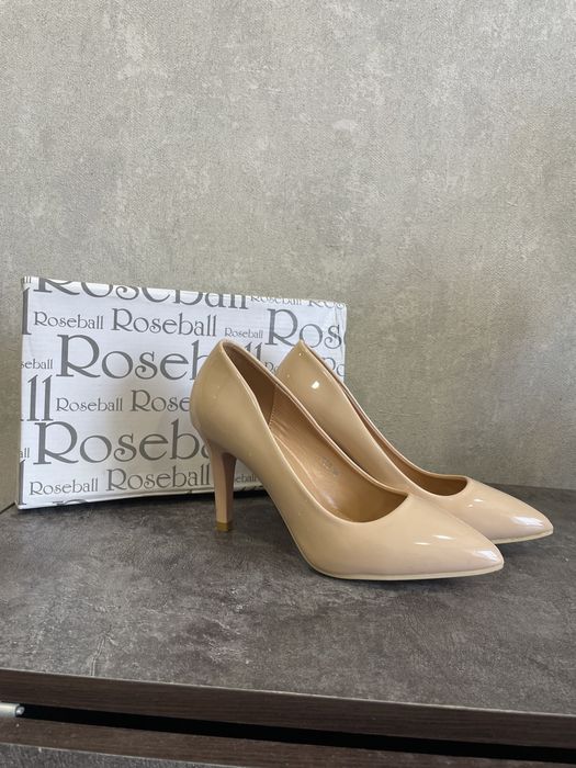 Продам женские туфли