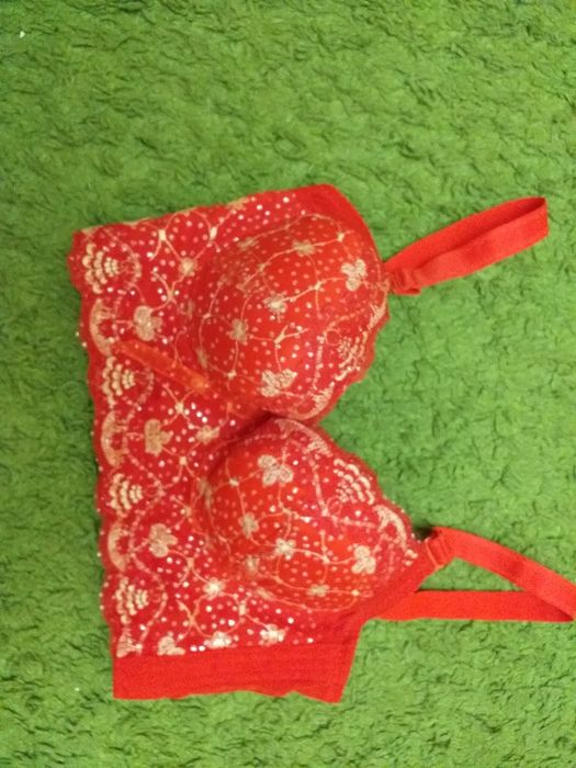 Продам красивый бюзгалтер