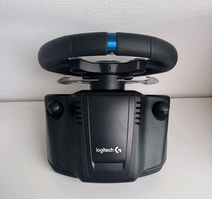 Logitech G29 в отлично състояние + оригинална кутия