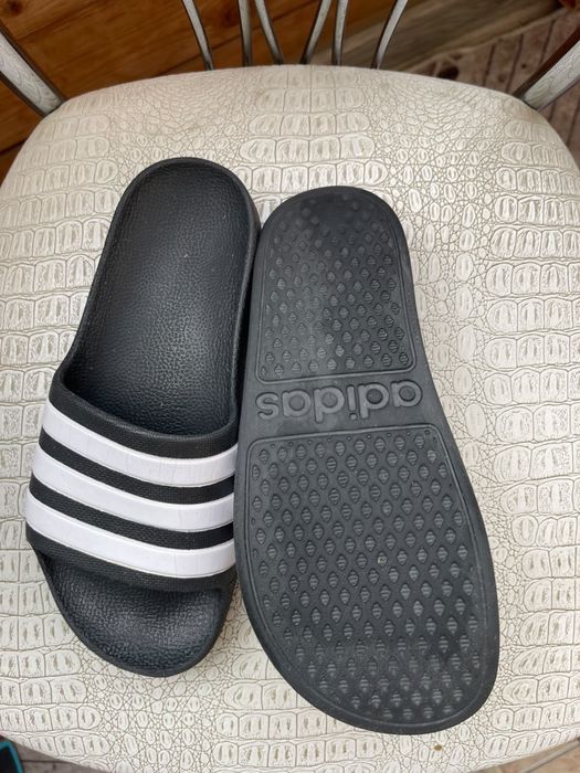Продаются шлепки Adidas 33/34 размер