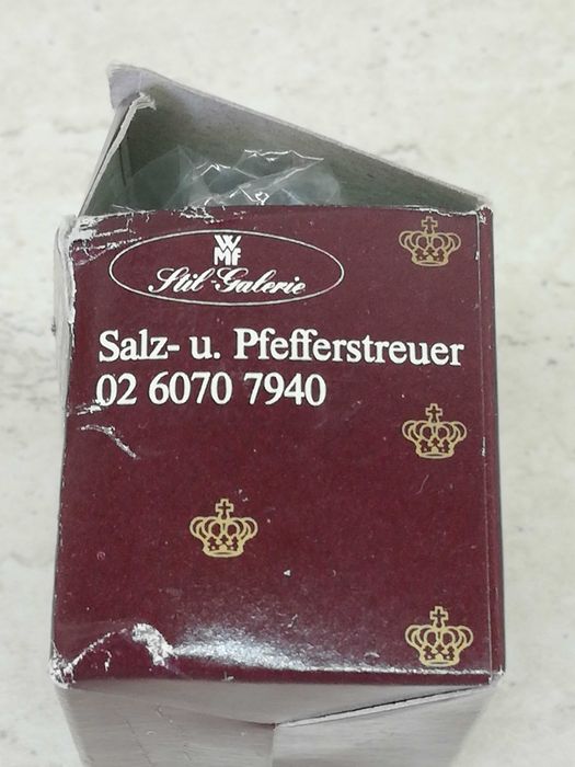 Сребърен комплект солница и пиперник