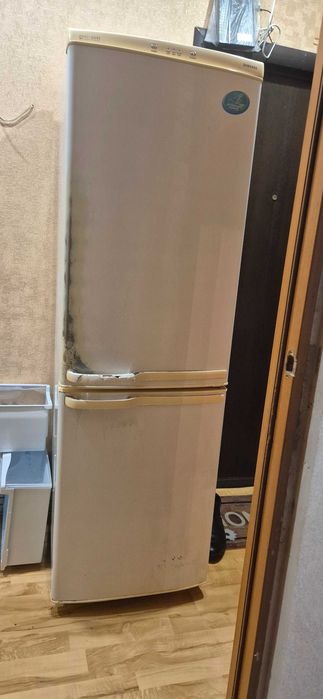 Холодильник Samsung