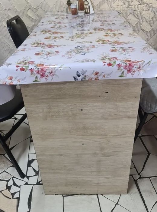 Продам стол состояние б/у