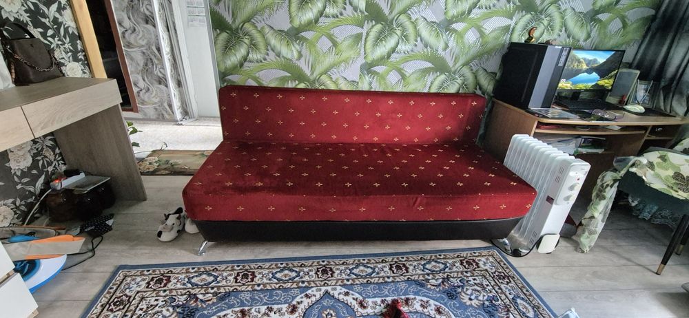 Продам.        диван