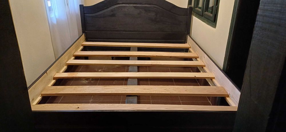 Pat lucrat manual din stejar