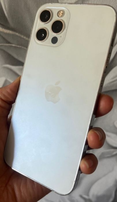 Продам IPhone 12 pro
