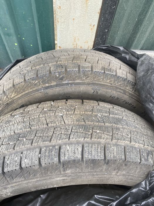 Зимный балон комплект почти новый 185/70/14