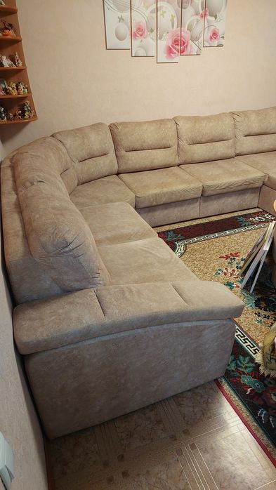 диван угловой  с атоманкой