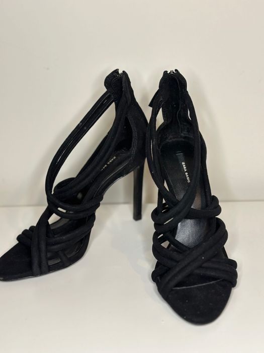Zara Basic черни сандали с ток