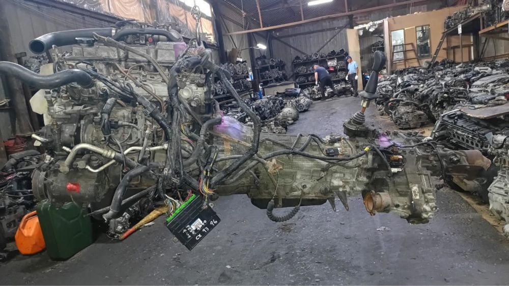 Привозной двигатель 4m40
