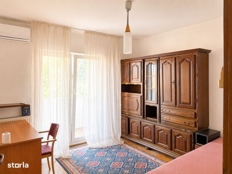 Apartament 3 camere decomandat, 65 mp, garaj, 2 băi, Plopilor