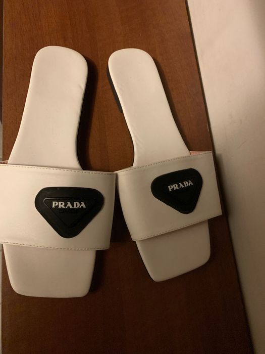 Бяли чехли 37