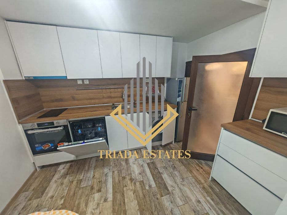 Дава се под наем Тристаен апартамент в Бургас, Център - 90 кв.м за 498.27 € - Снимка #2