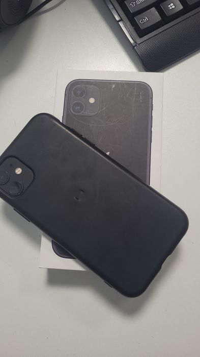iPhone 11 телефон