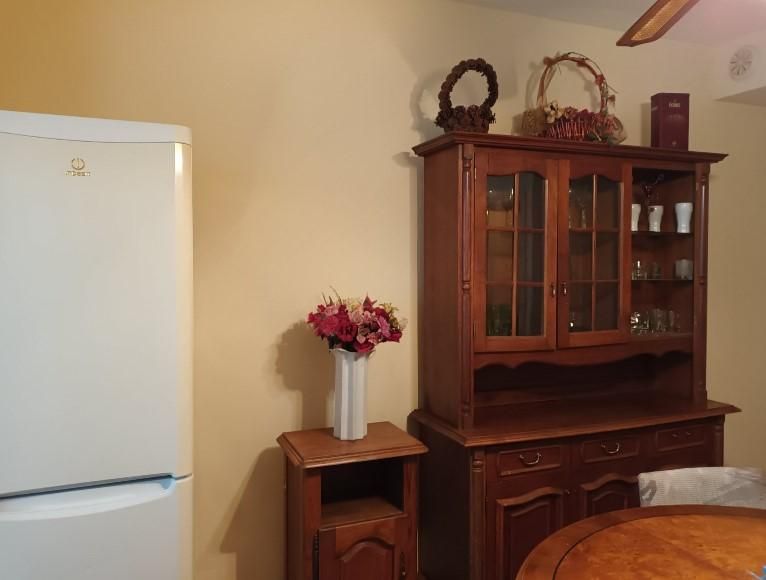 Дава се под наем Тристаен апартамент в София, Надежда 2 - 100 кв.м за 550 € - Снимка #2