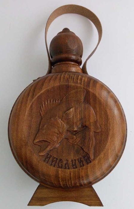 Бъклица с дърворезба