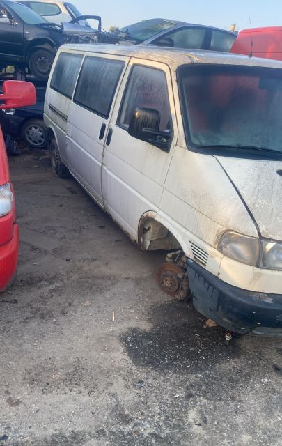 Trager / Calandru Volkswagen VW Transporter T4