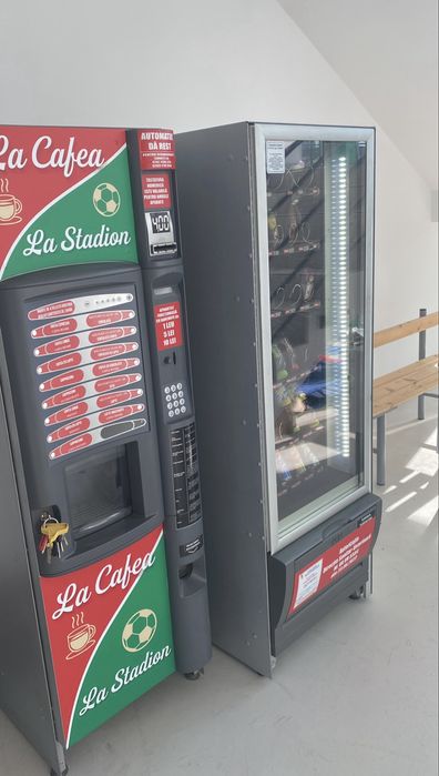 Vand aparat de cafea Necta si vitrina Snaky SL