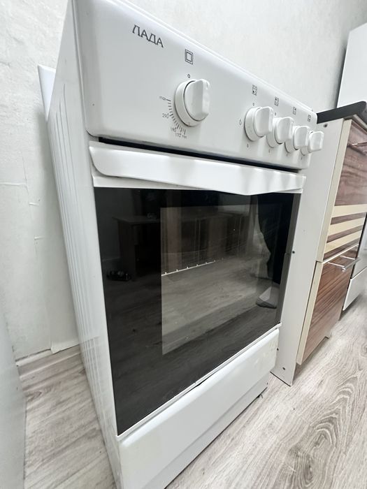 Продам газ. Плиту 5000 тенге