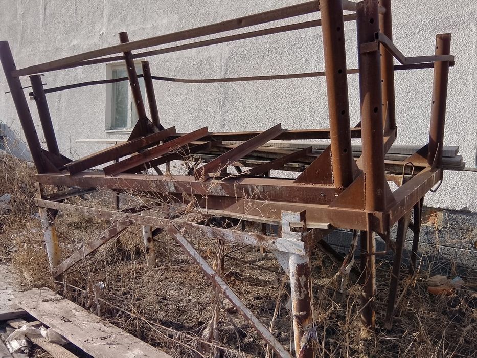 Задам в аренду столы