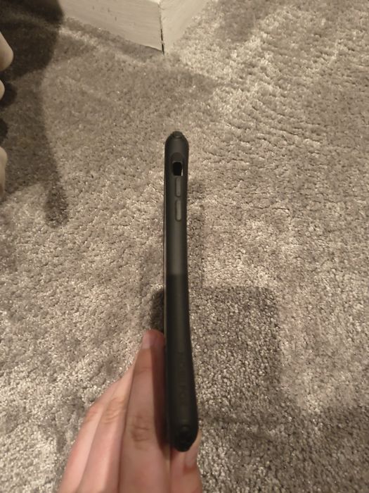 Vând husa mobilfox pentru iPhone 11