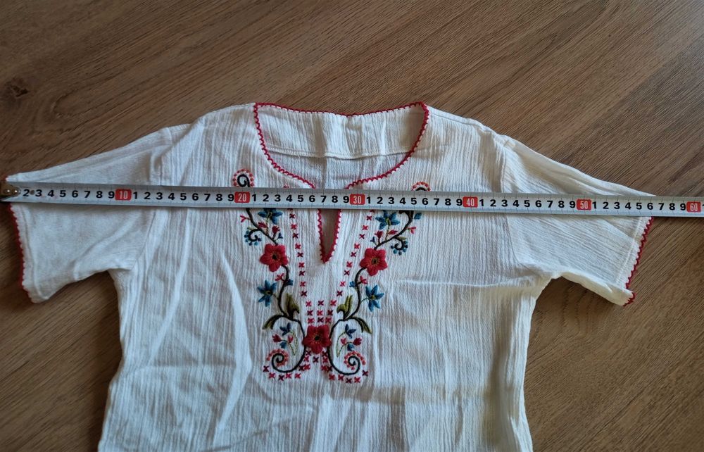 Народна Риза от Кенар за Момиче с Красива Бродерия!