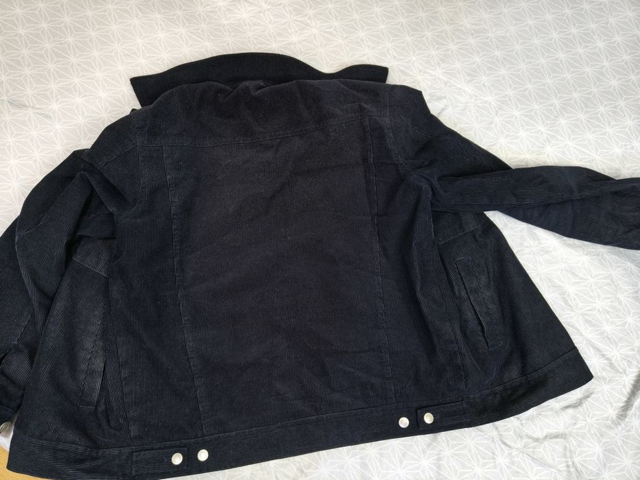 Jachetă Reserved din material reiat(corduroy), culoare bleumarin, mărimea M – stare foarte bună