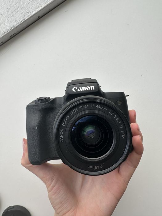 Canon EOS M50 Mark II + обектив 15-45mm – чисто нова камера