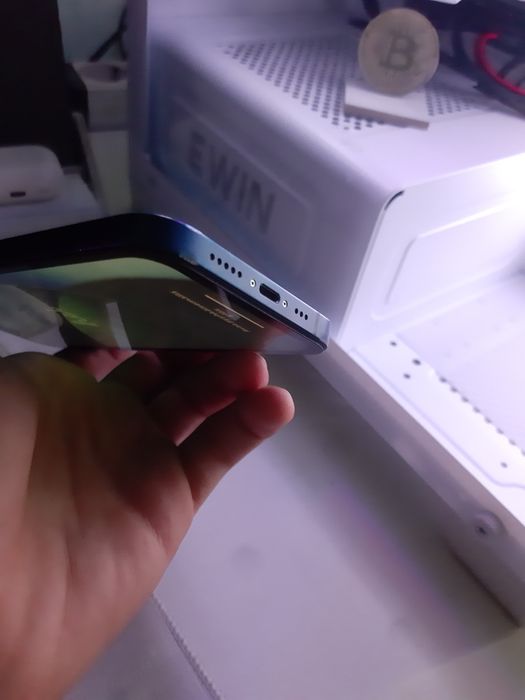 Iphone 12  yangi