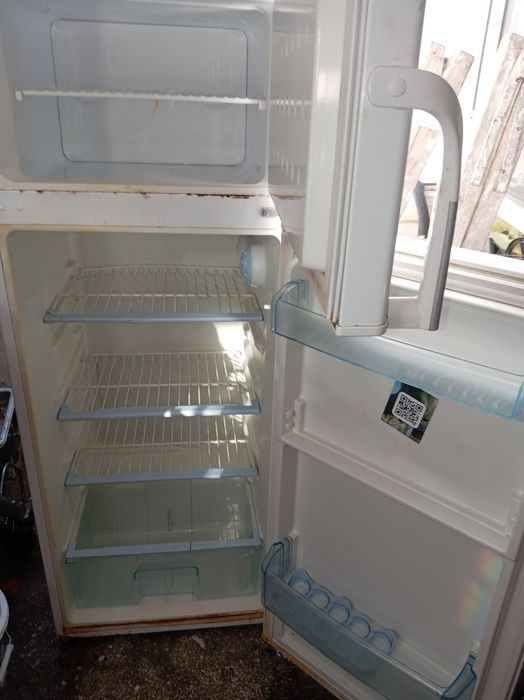 Frigider Artic cu congelator