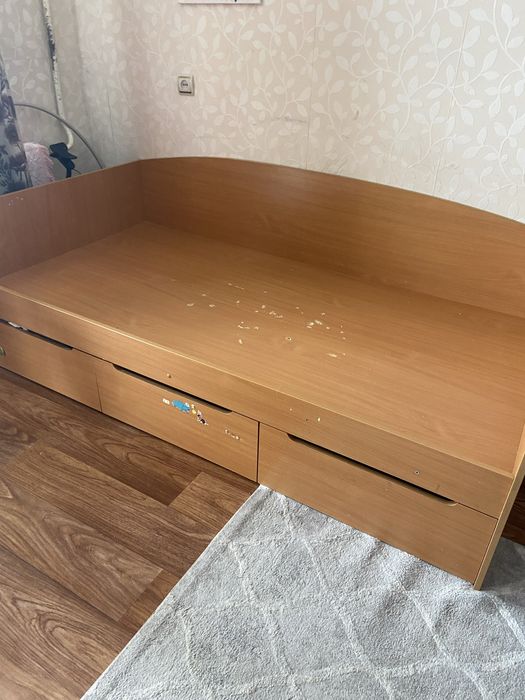 Продам кровать 1,5ку