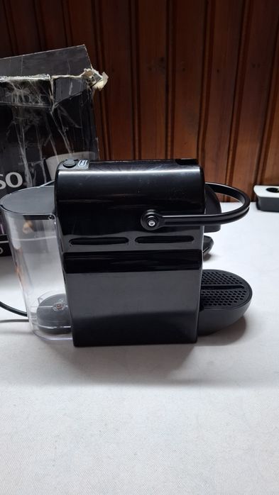 Кафемашина с капсули NESPRESSO Inissia,1260 W,19bar