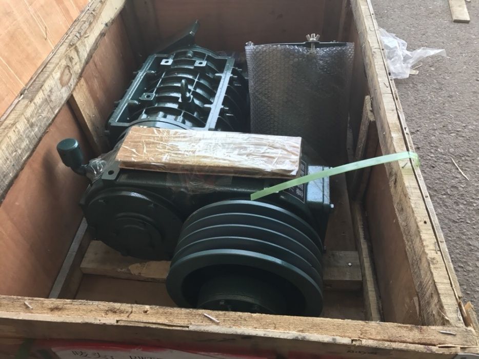 Цементавоз Комрессор и двигатель, компрессор для цементавоза