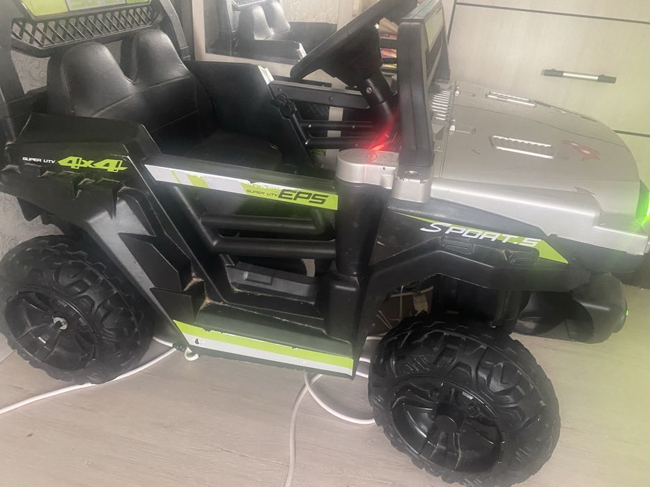 Продам детскую машину