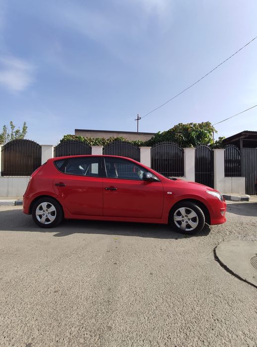 HYUNDAI i30 2011 — imagine 2