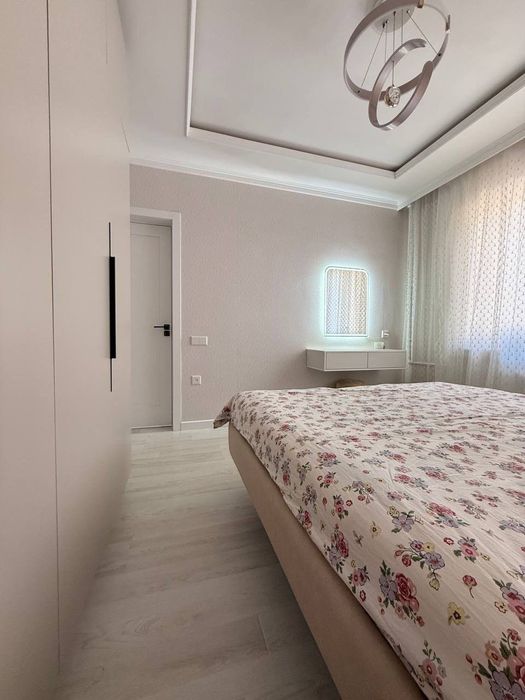 ПРОДАЕТСЯ 2 в 3-х комнатная квартира для семьи 77 серия AU