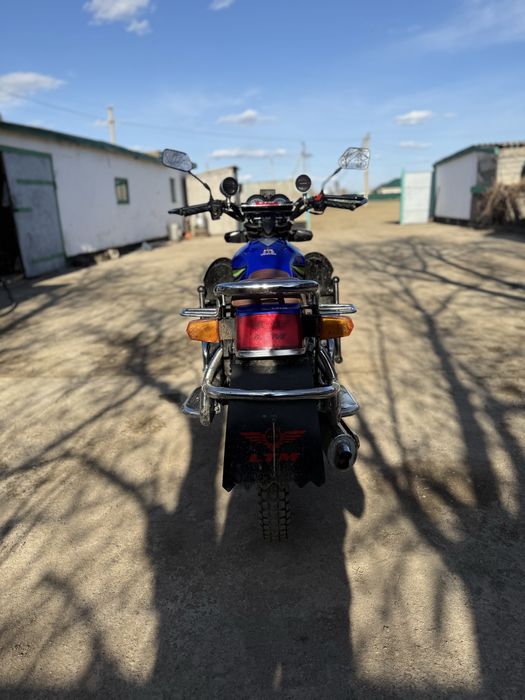 Продам мотоцикл LTM M9 200куб