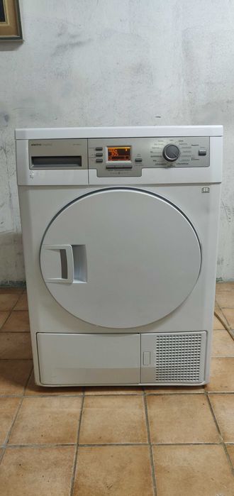 Uscator de rufe / haine ElectraBergenz de 7 kg cu pompa