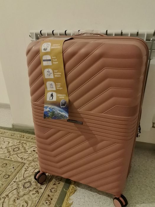 Чемодан новый большой