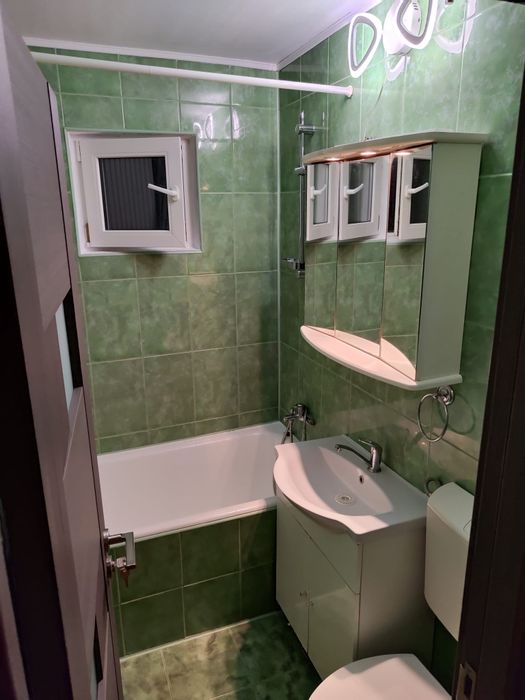 Proprietar închiriez apartament 3 camere